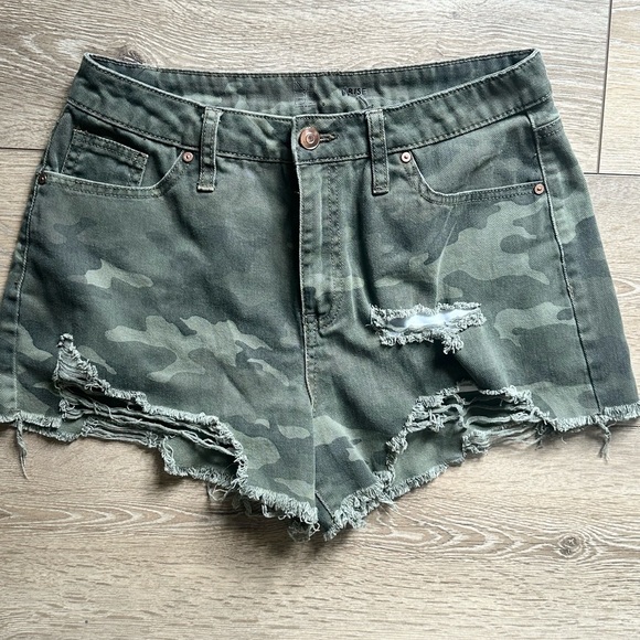 🌻4/$15🌻   •No Boundaries• high waisted shorts - Picture 2 of 5